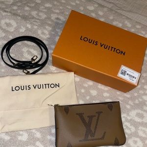 Authentic Louis Vuitton Monogram Giant Reverse Canvas Double Zip Pochette.